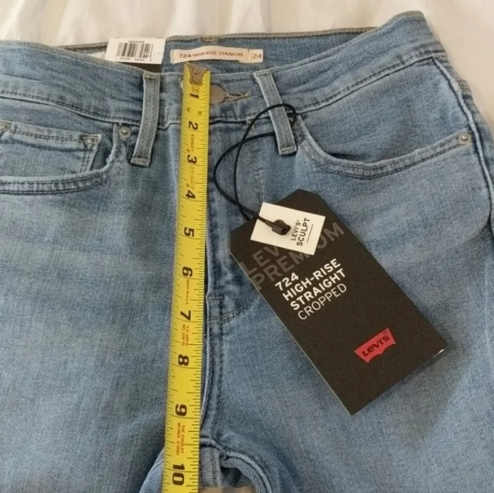 Levi's 724 High Rise Straight Leg Stretch Jeans - Picture 5 of 10